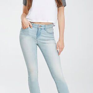 Forever 21 Denim Women's  Mid-Rise Cotton Skinny Jeans - Light Wash - 26